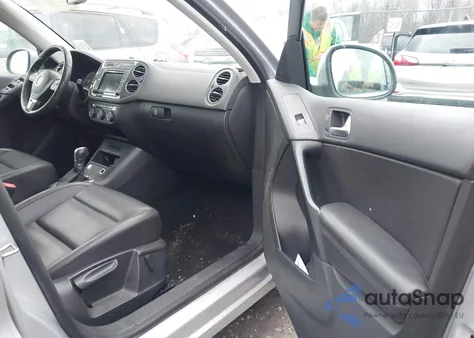 2017 Volkswagen Tiguan 2.0T Wolfsburg Edition из США, поврежденный, VIN WVGSV7AX6HW500778